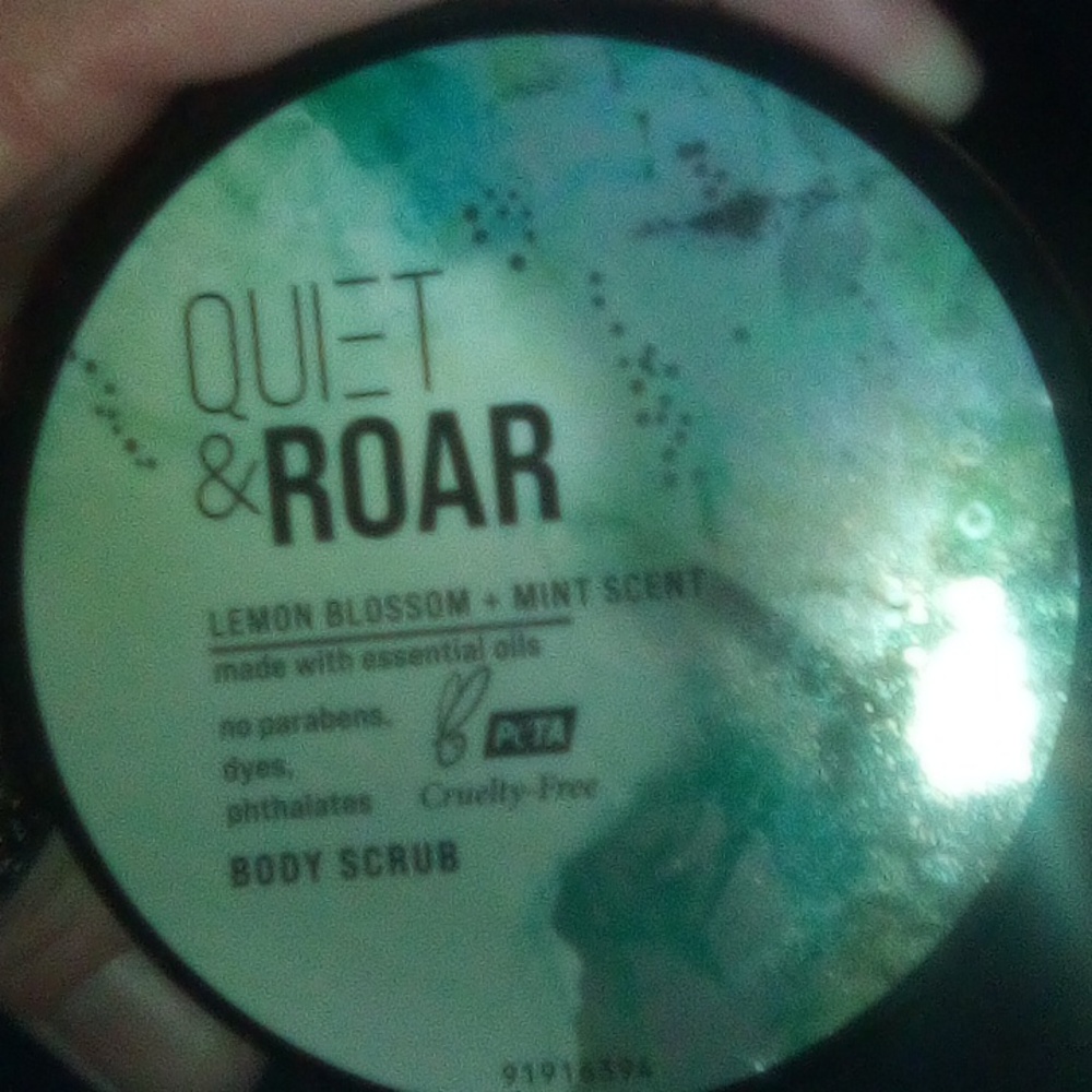 Quiet and roar body scrub